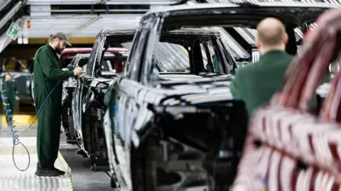 Jaguar Land Rover Vendor Network Workers Allegedly Told to Register for Universal Credit, Labor Group Claims
